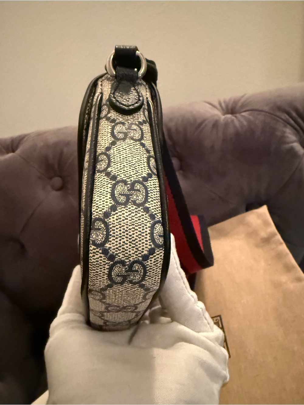 🔥Gucci Beige GG Supreme Crossbody with Navy and Red Web Strap with COA🔥 - Picture 8 of 17